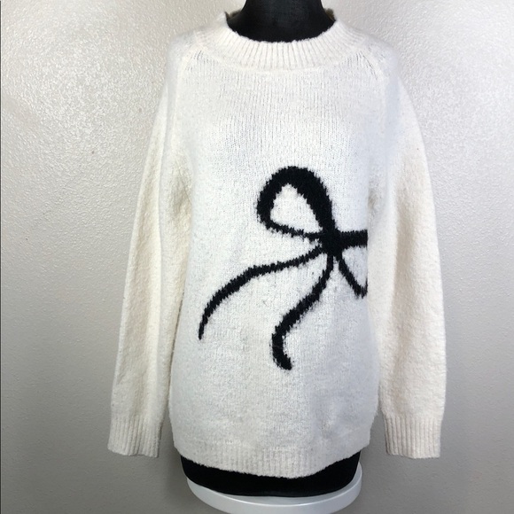 Pink Lily Sweaters - Pink Lily Sweater Beige Knit Black Bow Crewneck Long Sleeves Size XS